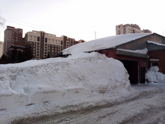 200% снега от месячной нормы. Новосибирск засыпает снегом
