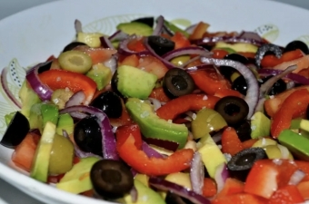 Маслины: польза, как выбрать, рецепт салата с маслинами