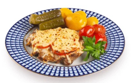 Мясо по-французски с маринованными овощами