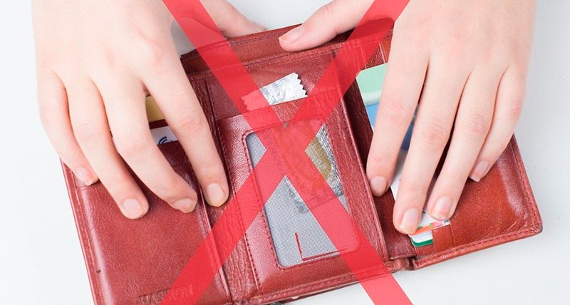 10 вещей, которые нельзя хранить в кошельке