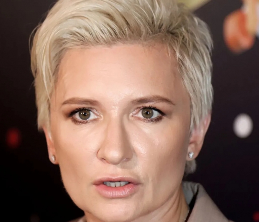 Фото дианы арбениной. Серьги дианы арбениной. Арбенина возраст. Арбенина. Фото дианы арбениной.