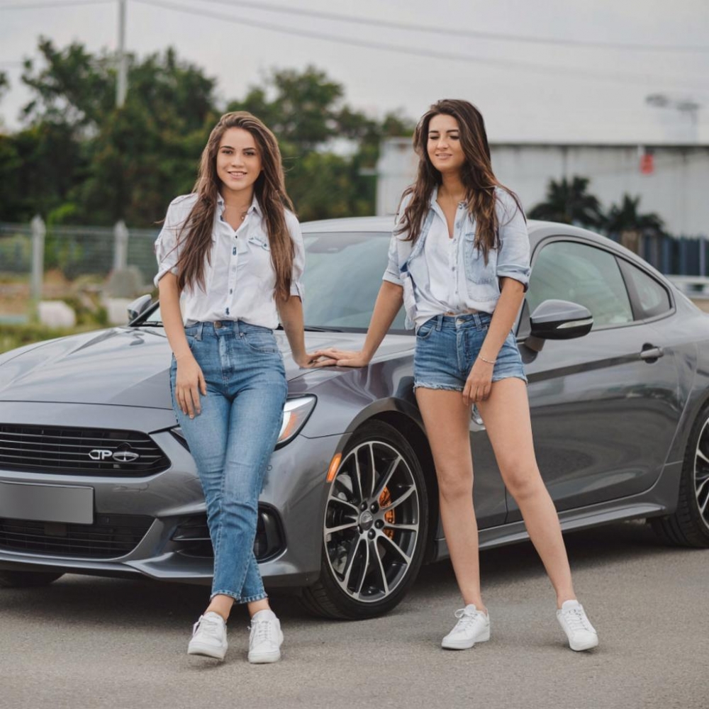 Почему некоторые девушки предпочитают парней с автомобилем?