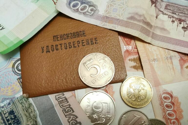 Пенсии детей-инвалидов и инвалидов, которые признаны недееспособными, хотят защитить от взыскания в счет уплаты долгов судебными приставами.