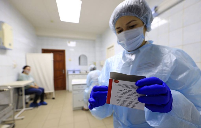 Вторая российская вакцина от коронавируса. Что известно об Эпиваккороне
