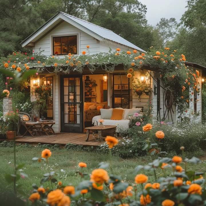 Уютный домик в саду🏠