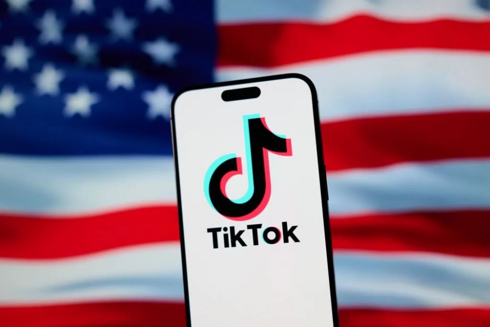 TikTok отключил свой сервис в США: что это значит для пользователей? 📱