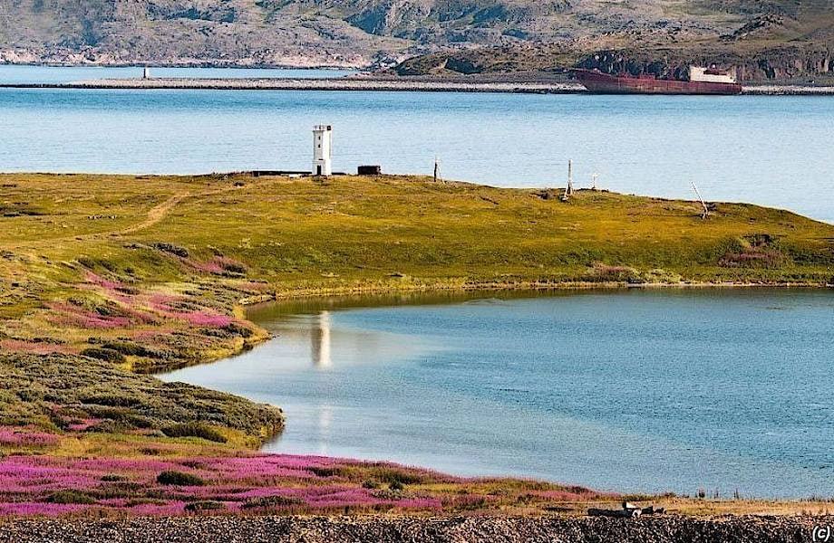 Озеро Могильное: Уникальное реликтовое озеро на острове Кильдин 🌊