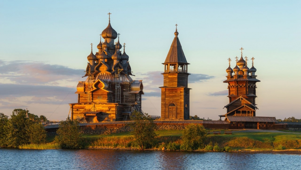 Кижи: Уникальный архитектурный ансамбль Республики Карелия 🌲🏛️