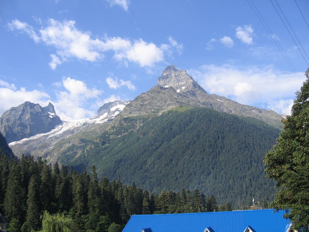 Гора Белалакая: Жемчужина Республики Алтай 🏔️🌲