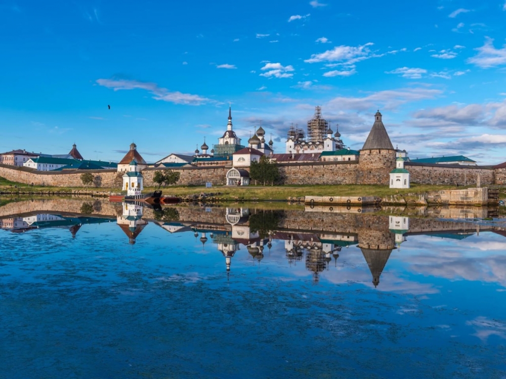 Соловецкий монастырь: Уникальное наследие Архангельской области ⛪🌊