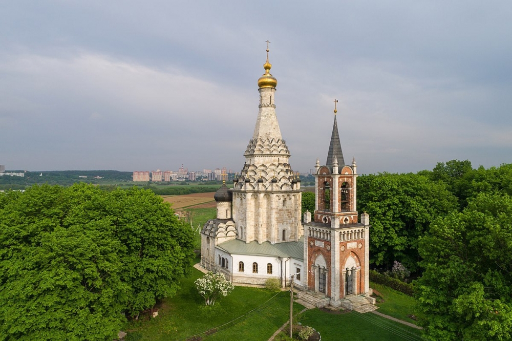 Церковь Спаса Преображения на Острове Кижи: Древняя Жемчужина Русского Деревянного Зодчества