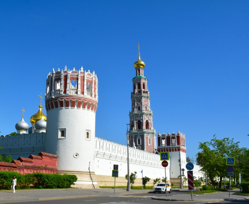 Новодевичий монастырь: Архитектурное сокровище Москвы ⛪