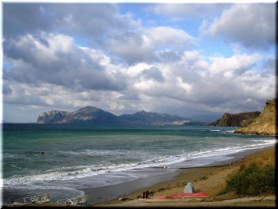 🌊 Залив Феодосия: крымская жемчужина у лазурных вод 🏖️
