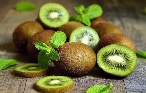 Почему киви лучше есть с кожурой? 🥝