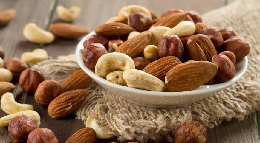 Орехи сохраняют молодость кожи 🌰