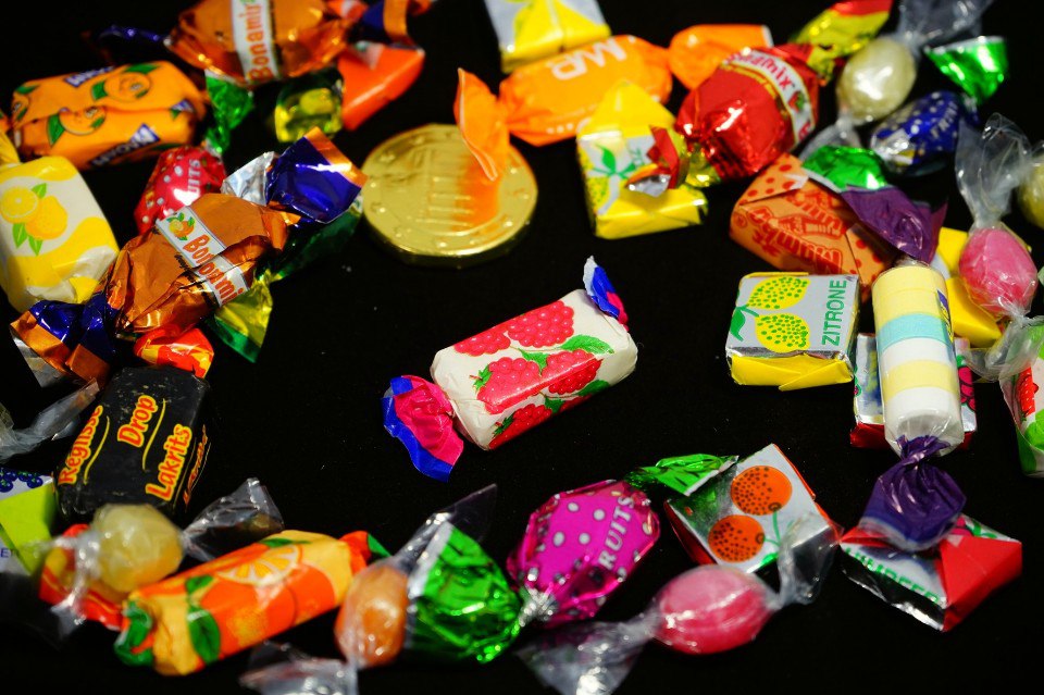 Съел конфетку до кассы? 🍬 Твой десерт может обернуться… УГОЛОВНЫМ ДЕЛОМ?! 🚨