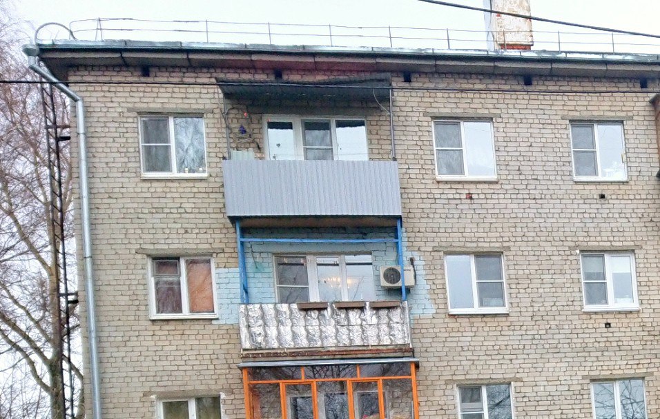 Капитальный ремонт крыши и затопление квартир: кто виноват и как защитить свои права? 🏠💧