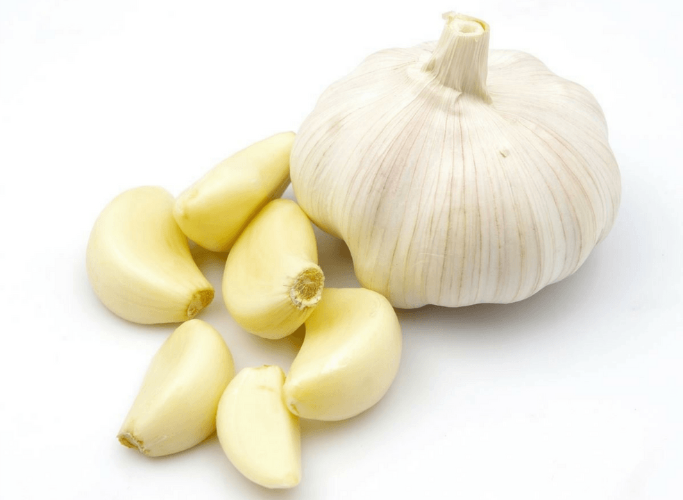 Почему нужно употреблять чеснок в пищу?