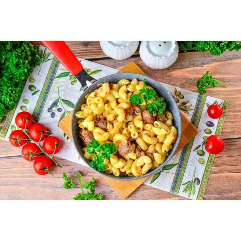 Рожки с тушенкой на сковороде