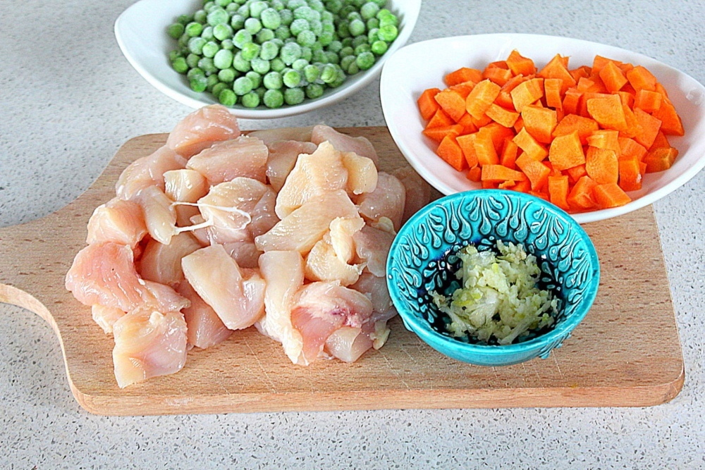 Рецепт Сливочной курицы с морковью и горошком, фото 2