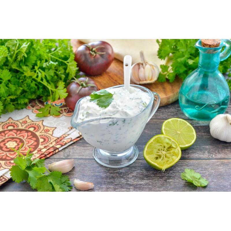 Соус из мацони с чесноком и зеленью, фото 3