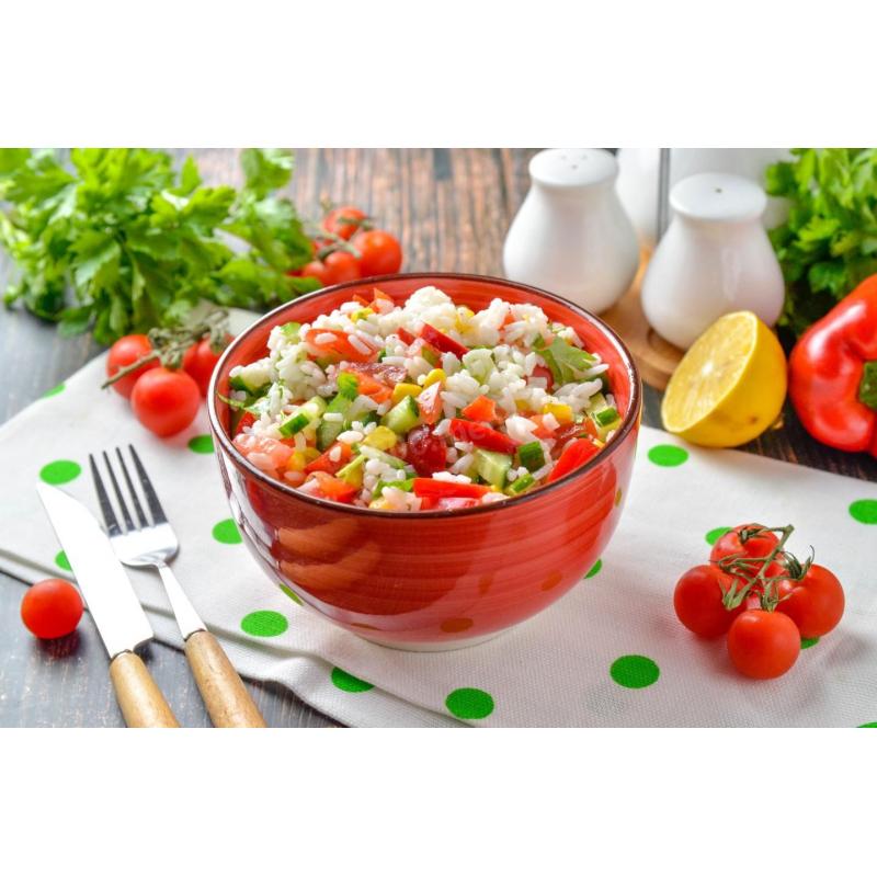 Салат с рисом и овощами