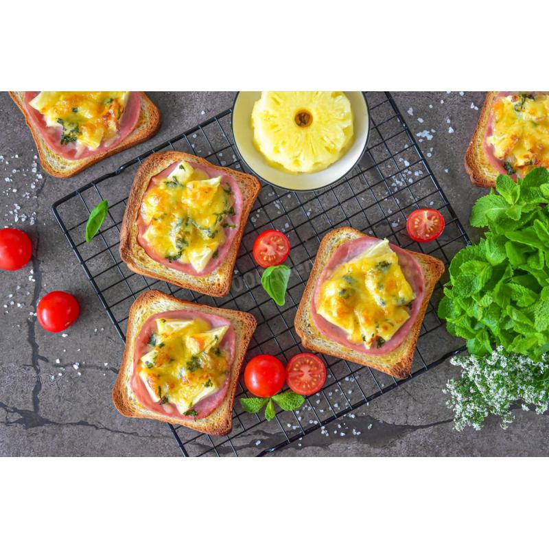 Горячие бутерброды с ананасом и сыром запечённые в духовке