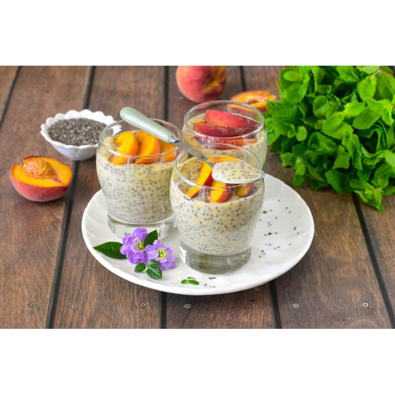 Протеиновый пудинг с кокосовым молоком, персиками и чиа