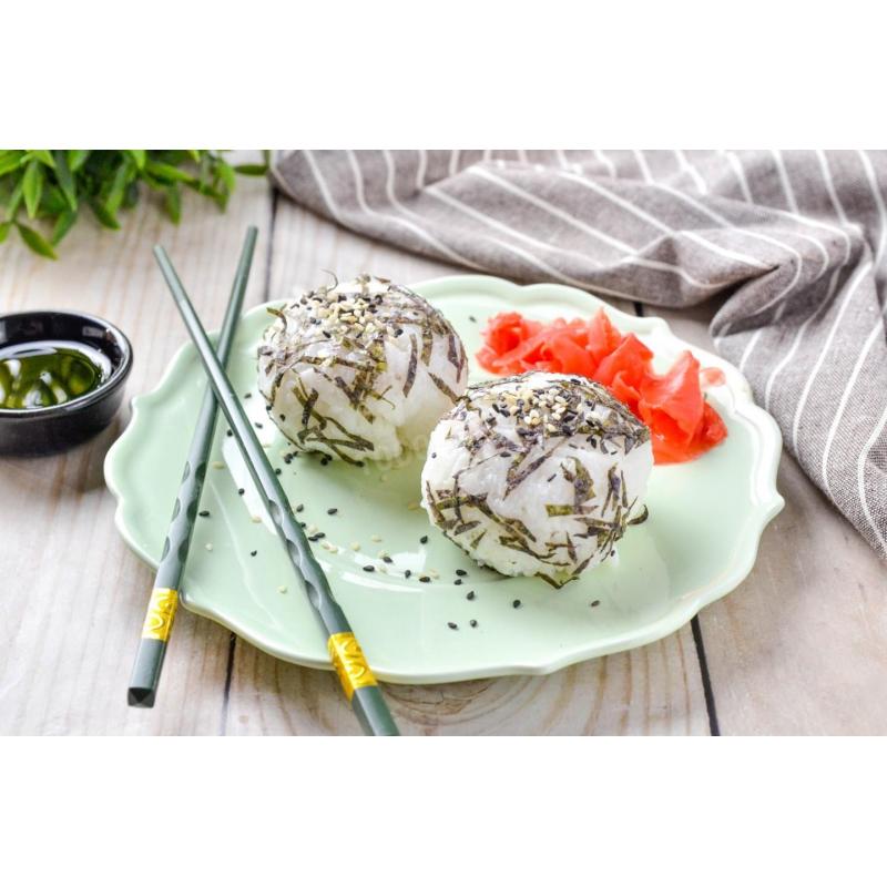 Онигири с курицей терияки