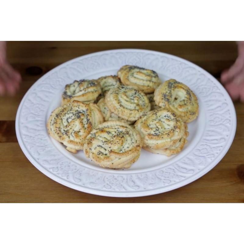 Простое песочное печенье с маком