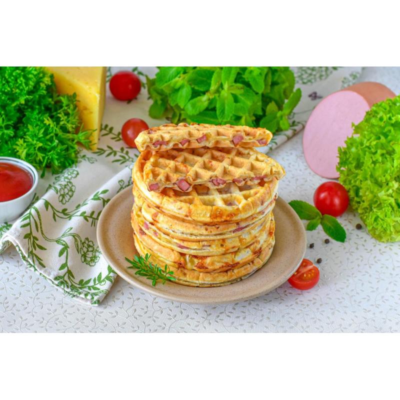 Вафли с колбасой и сыром