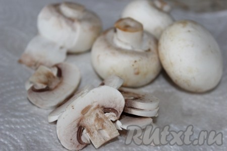 Салат с курицей , шампиньонами и сыром, фото 1