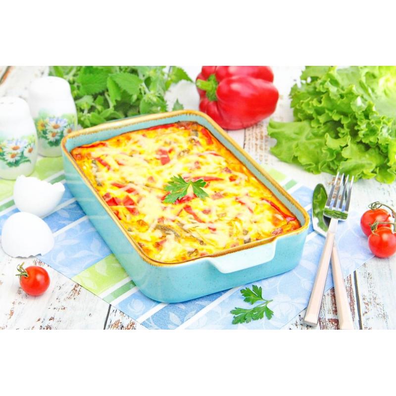 Яичная запеканка с овощами, ветчиной и сыром в духовке