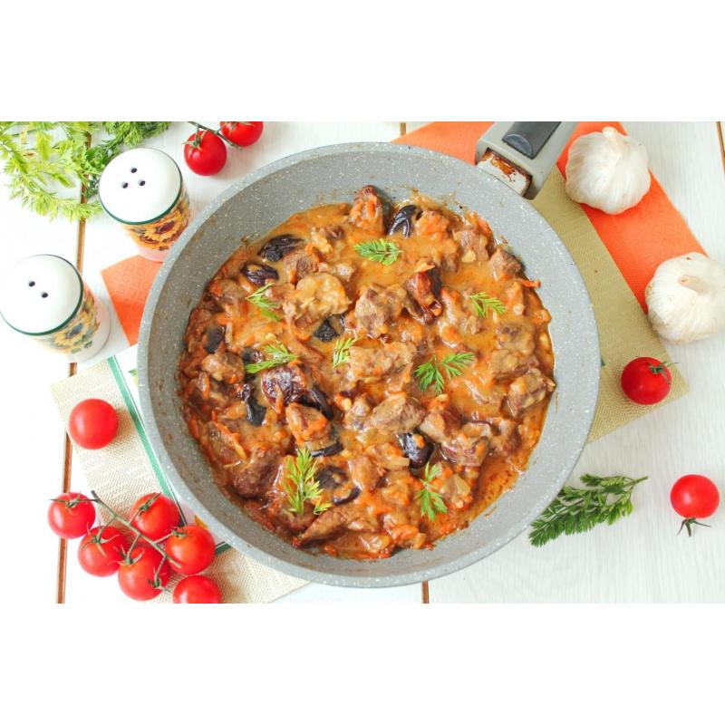 Гуляш с черносливом из говядины