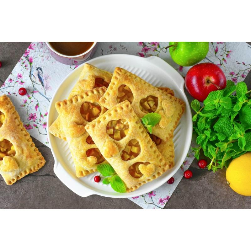 Слойки в аэрогриле из слоеного теста с яблоками