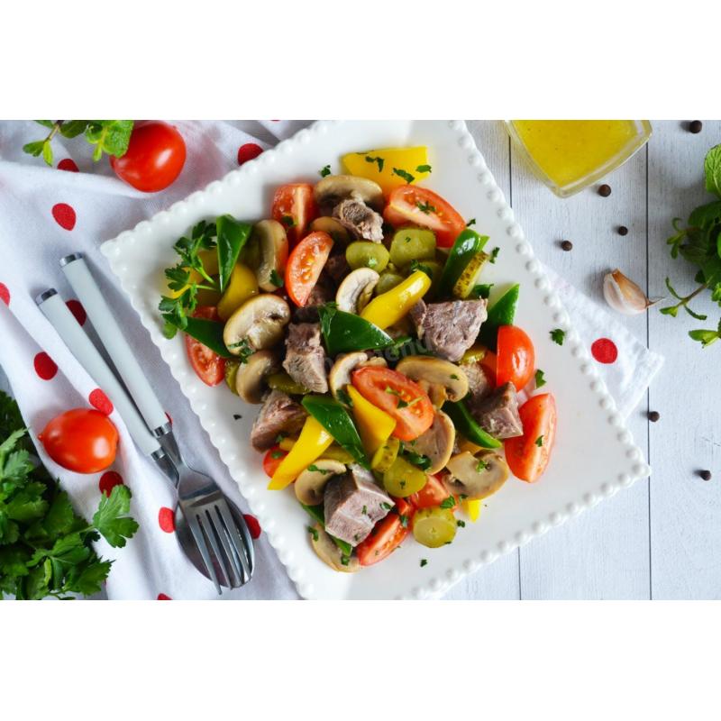 Салат с мясом грибами и огурцами, фото 2