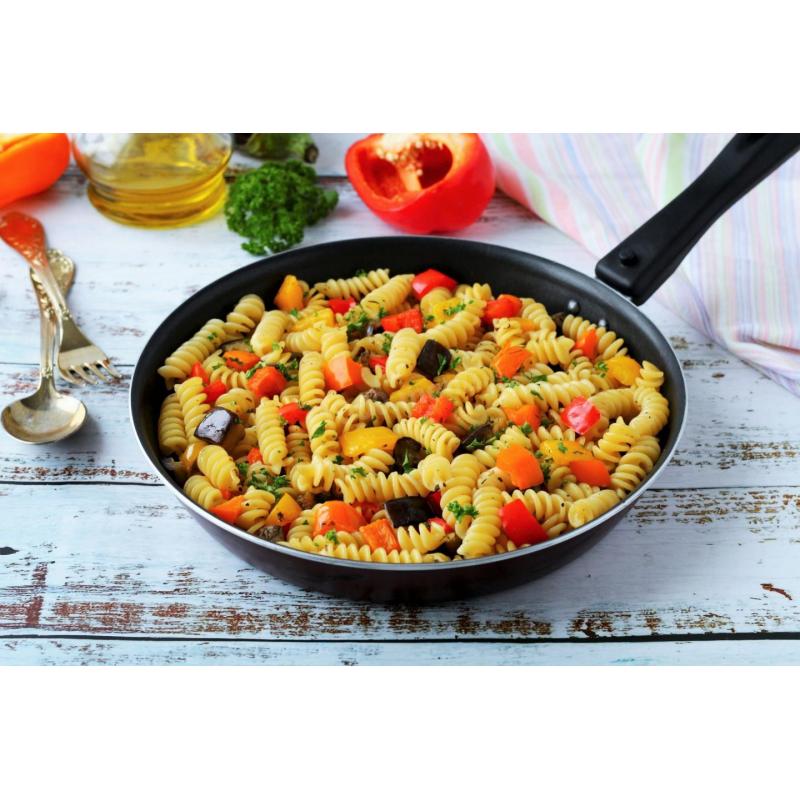 Макароны с овощами на сковороде, фото 1