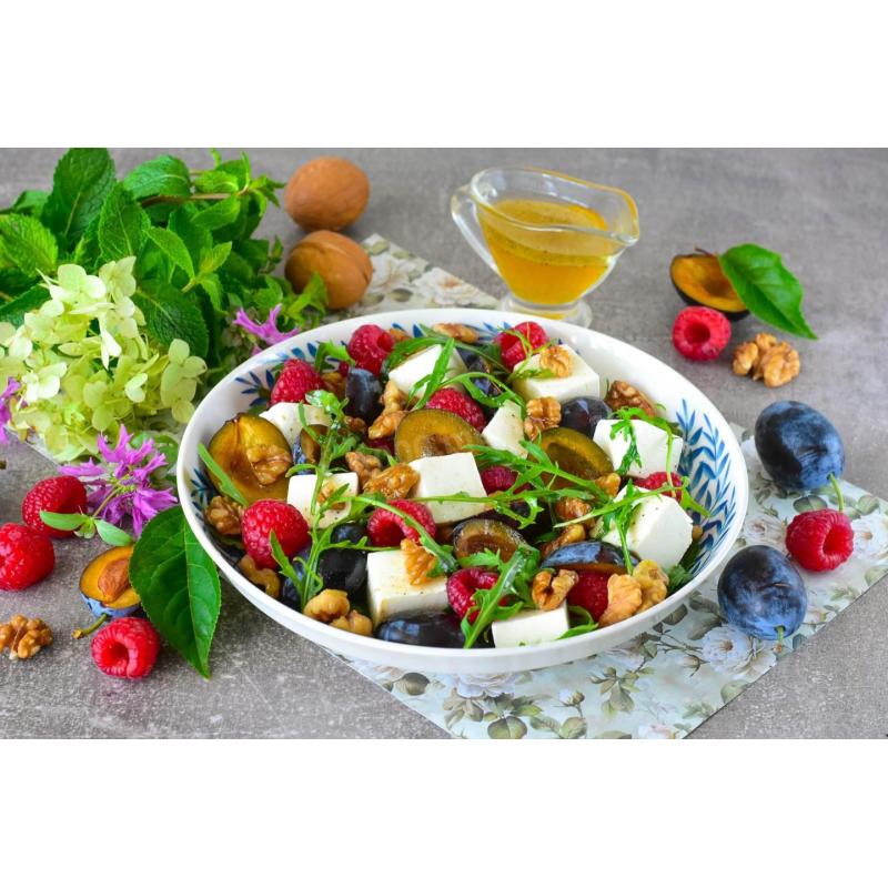 Салат с руколой сливами и фетой, фото 1