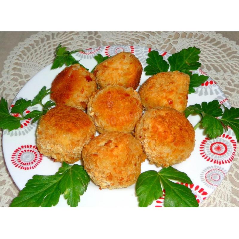 Шарики из сырой картошки с сыром жареные