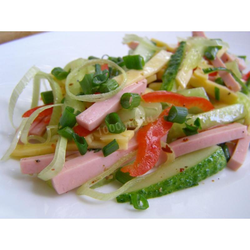 Салат с вареной колбасой, твердым сыром и свежим огурцом, фото 2