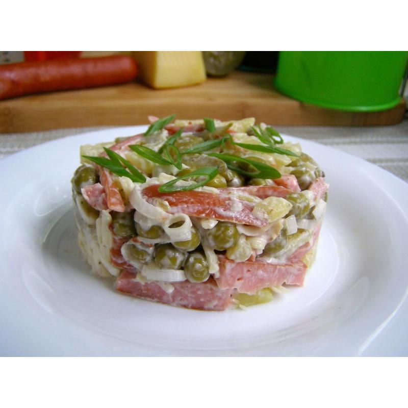 Салат с охотничьими колбасками, фото 1