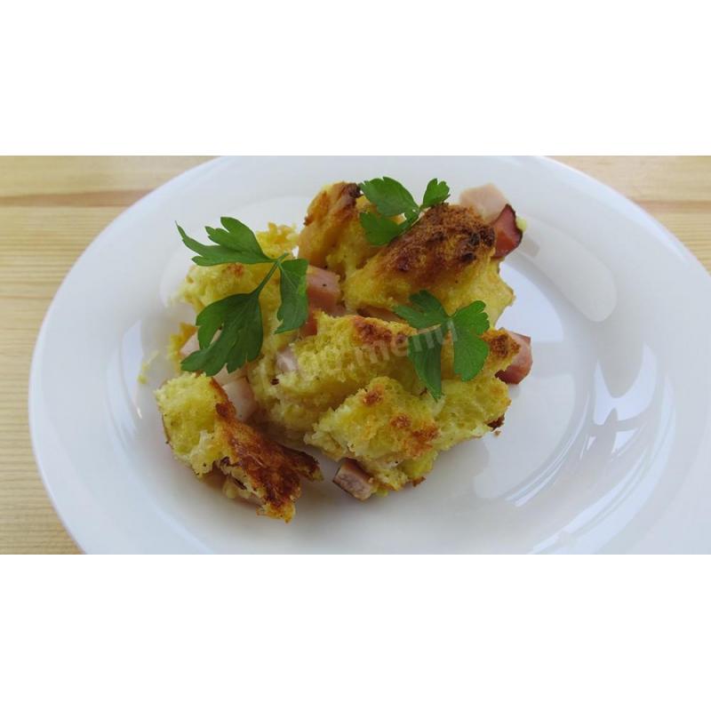 Хлебный пирог с ветчиной и сыром