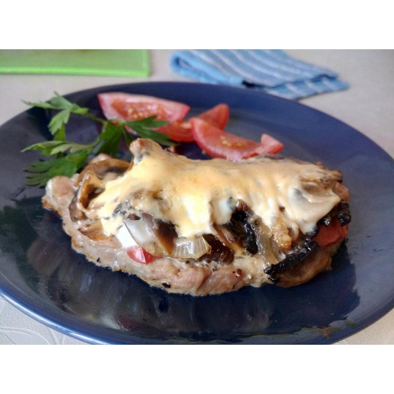 Свинина с шампиньонами в духовке, фото 1