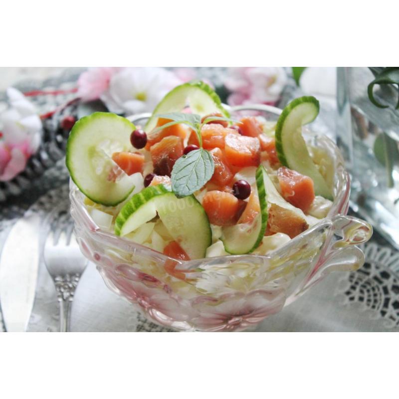 Простой салат с горбушей картофелем огурцом и майонезом, фото 1