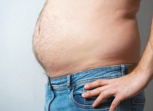 Ужасный пивной живот: почему у многих мужчин появляется жир на животе?