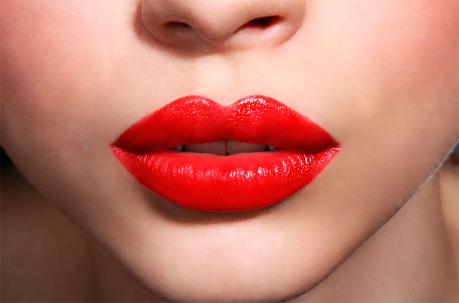 Как носить красную помаду?