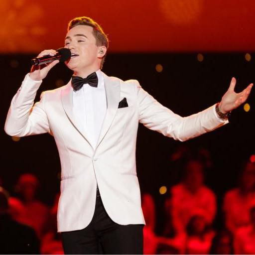 Почему заикающиеся люди, как правило, поют без прерываний?