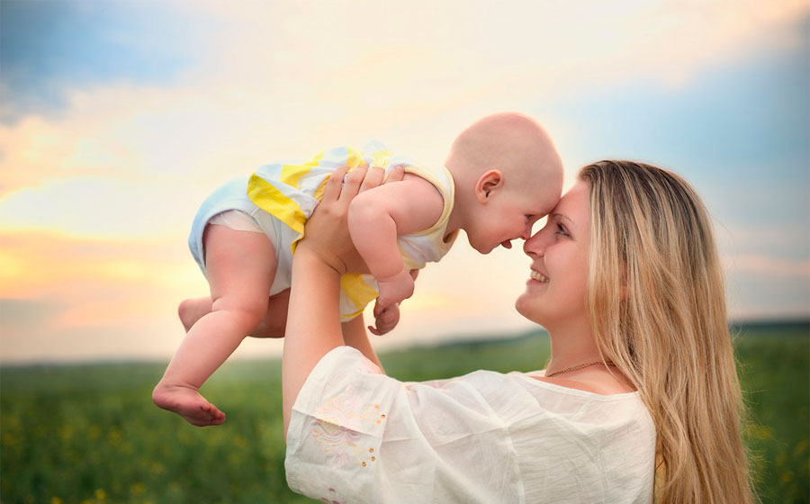 Почему женщина хочет стать матерью?