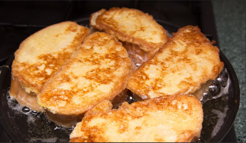 Как приготовить яично - хлебные гренки