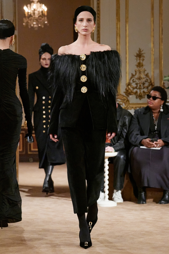 Коллекция Schiaparelli (Fall 2023 Ready-to-Wear)